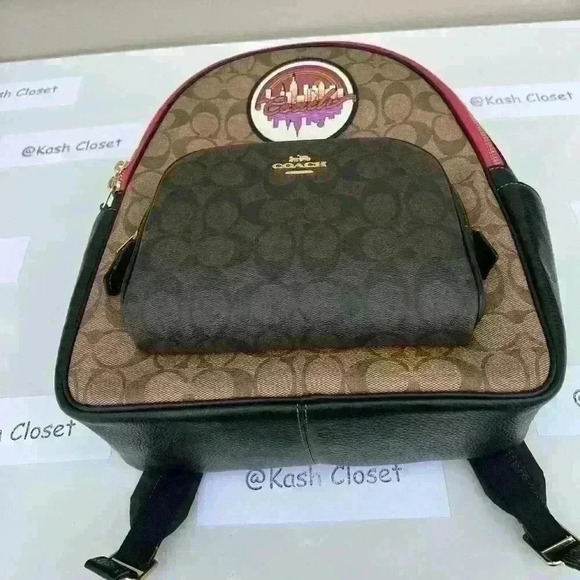 Coach Backpack With Souvenir Patches In Blocked Signature - Picture 9 of 12